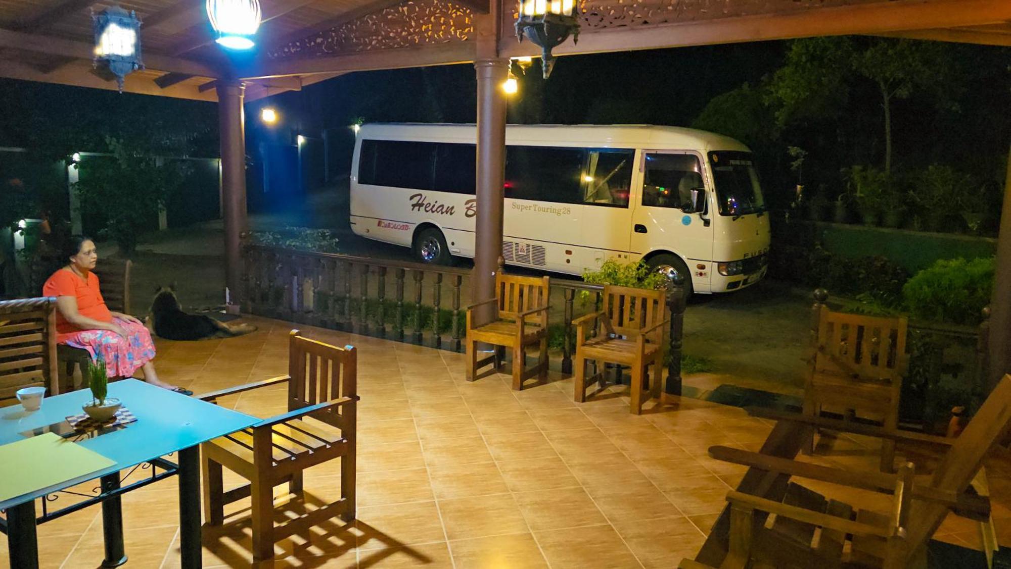 Green View Holiday Resort Канди Экстерьер фото