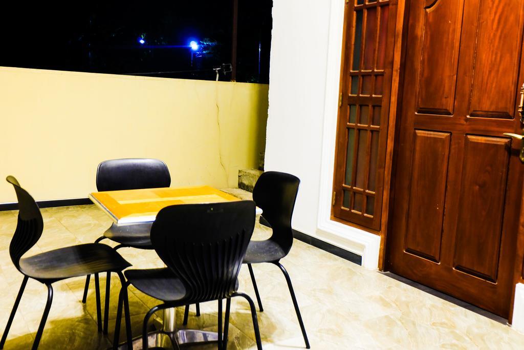 Green View Holiday Resort Канди Экстерьер фото