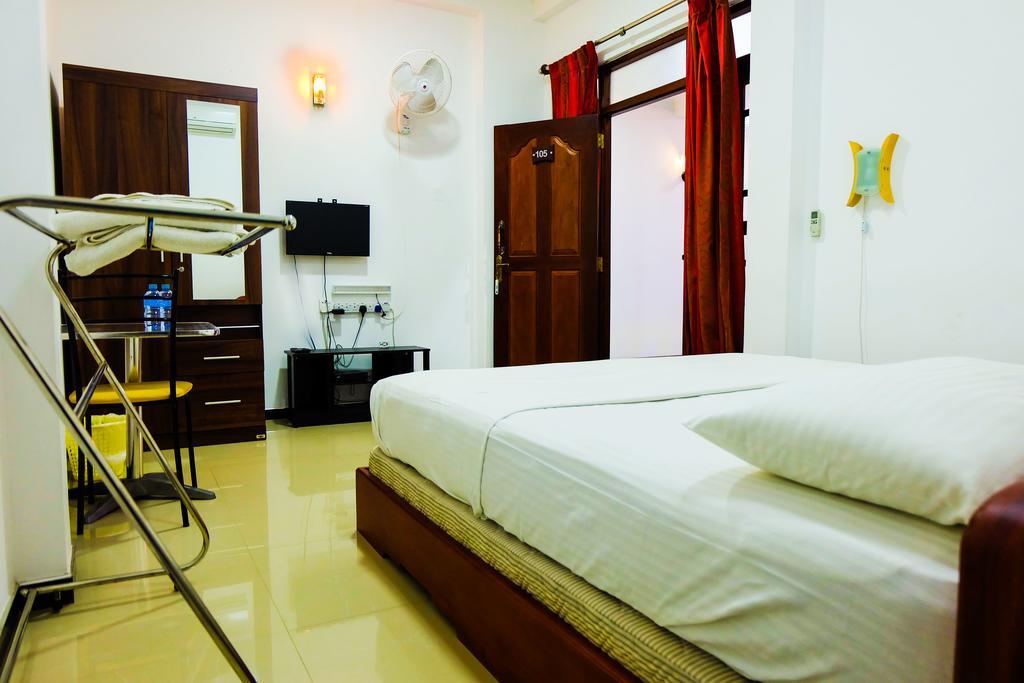 Green View Holiday Resort Канди Экстерьер фото