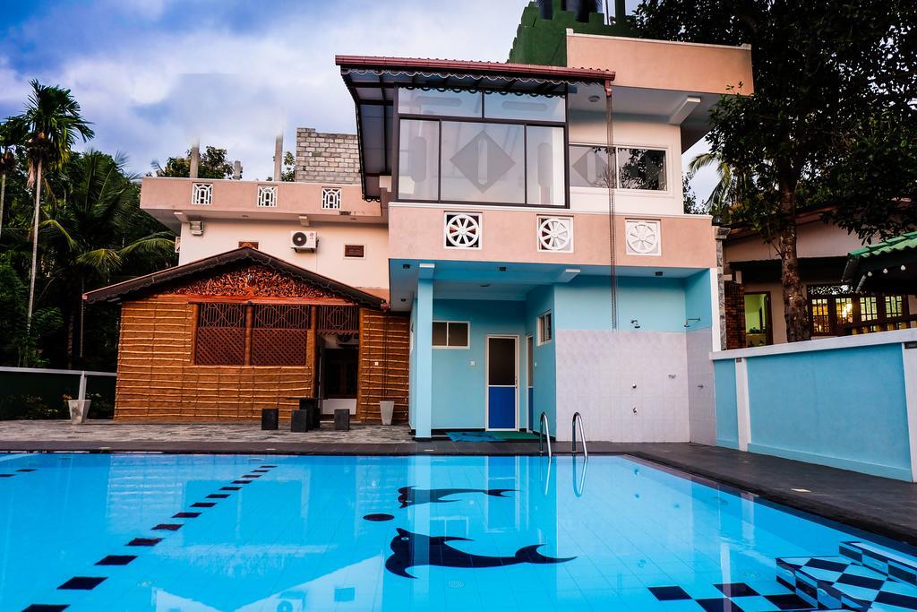 Green View Holiday Resort Канди Экстерьер фото