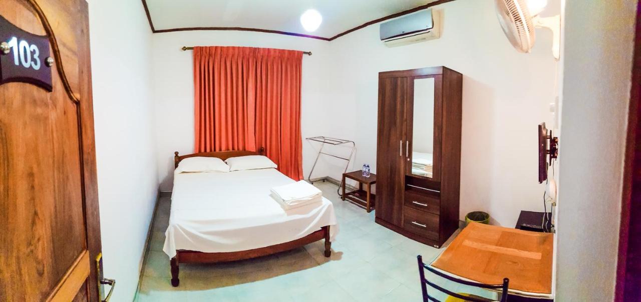 Green View Holiday Resort Канди Экстерьер фото
